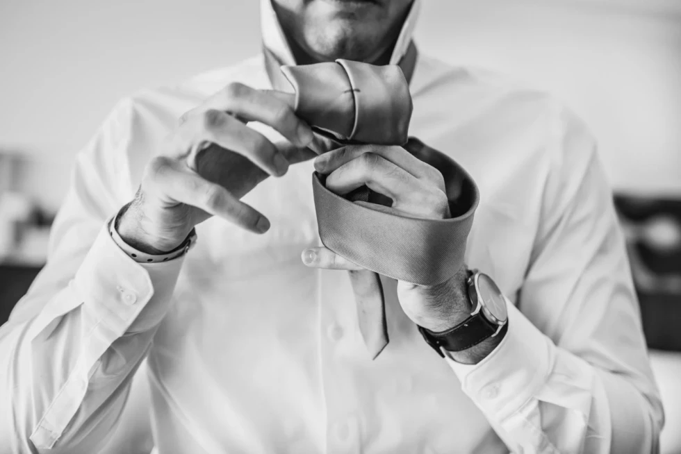 Groom’s Accessories That Pop in San Miguel de Allende Pictures